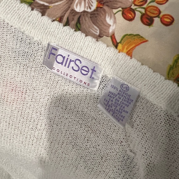 🌸 2/$15 Fairset Pansy Cardigan - Picture 4 of 4